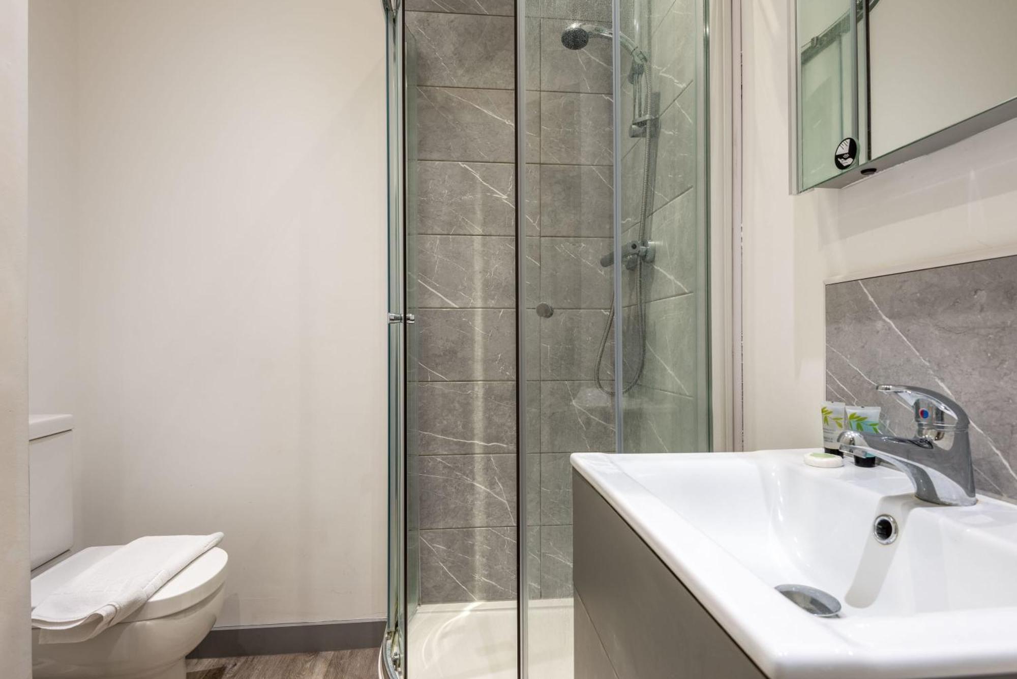 Budget 1 Bed Flat In * Doncaster
